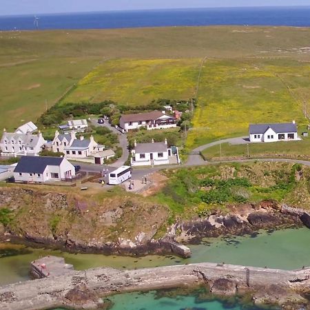 Road End Cottage Port of Ness Buitenkant foto